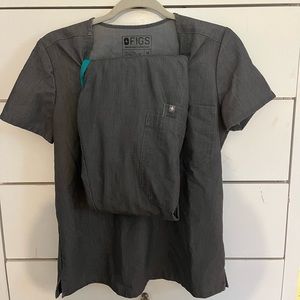 XS figs graphite grey scrub set